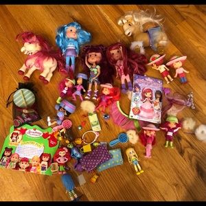 Strawberry Shortcake doll and accessory lot